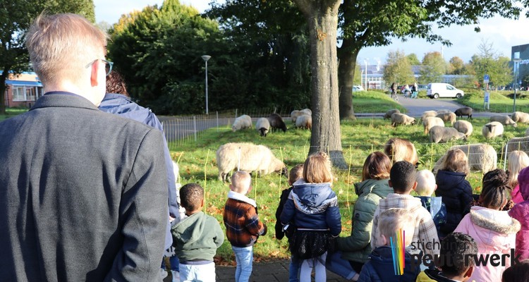 Wethouder Nieboer op bezoek bij Peuterwerk Oldambt